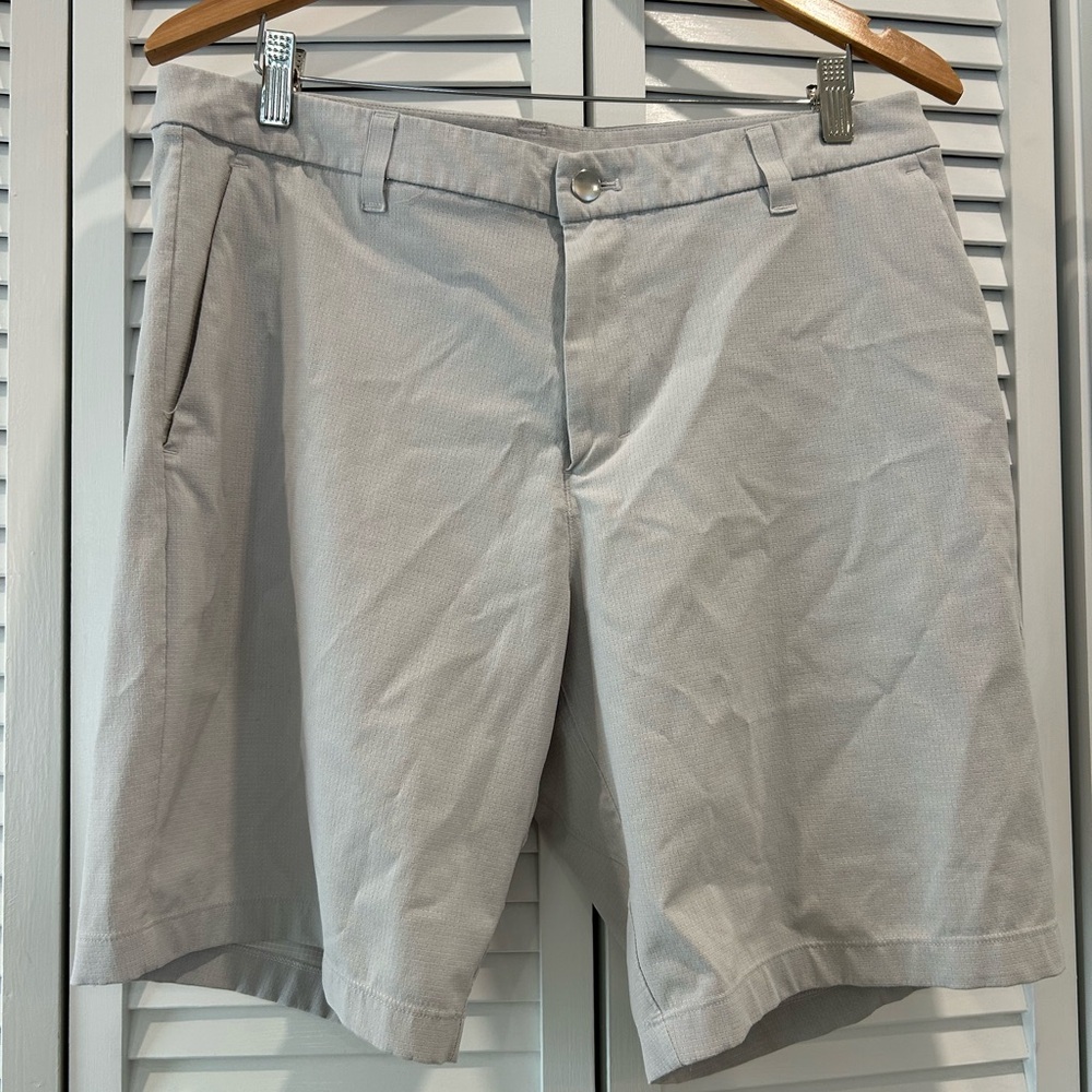 Lululemon Athletica Light Gray Men's Shorts